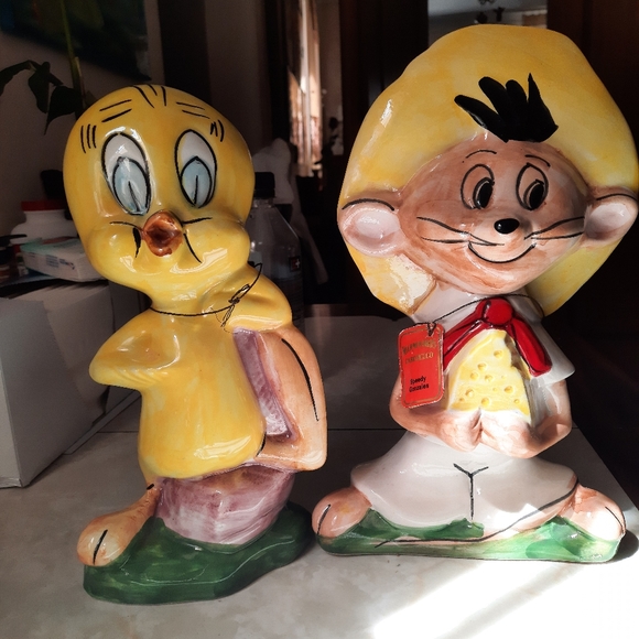 Vintage 2 Warner Bros. 1960s Cartoon Characters Amaretto Bottles-Italy  $50 - Picture 2 of 10